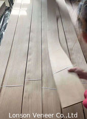 12% vochtigheid Wit Ash Wood Veneer Flat Cut 10cm het Bladgebruik van de Breedtedeur