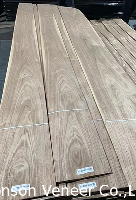 Crowm gesneden American Walnut Veneer Natural A/B Grade Dikte 0,45 mm