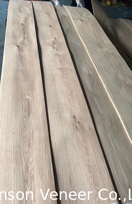 Dikte 0,6 - 3,0 mm Knotty White Oak Wood Veneer Voor meubels, vloeren