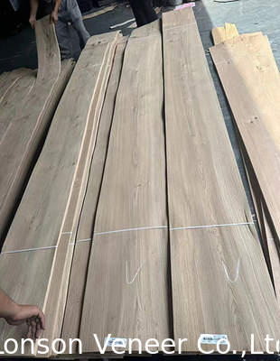 0.5mm Knotty Grade White Oak Wood Veneer voor Retro-stijl meubel deur