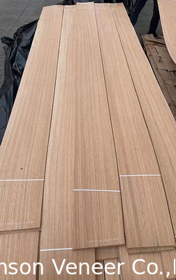 Een kwart gesneden paneel van rood eikenfoelie van 0,5 mm houtenfoelie AAA-klasse