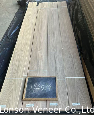 Kroon gesneden American Walnut Veneer Natuurlijke AA-kwaliteit Dikte 0,42 mm Lichte kleur